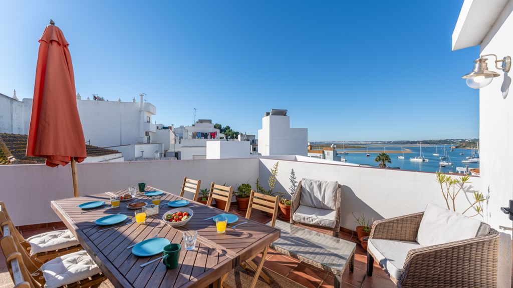 Wonderful 3 BDR Duplex W/ Terrace by LovelyStay