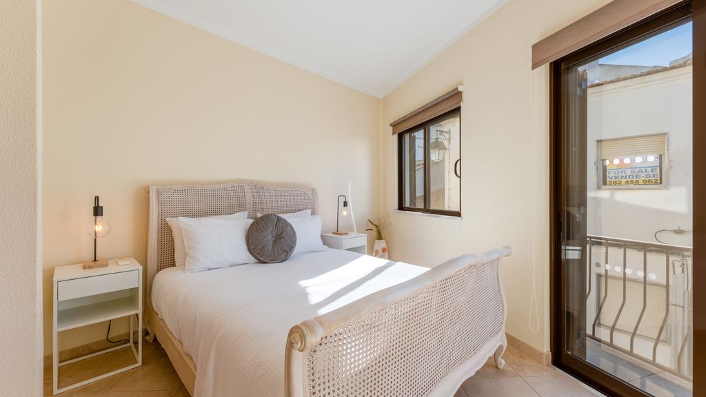 Wonderful 3 BDR Duplex W/ Terrace by LovelyStay