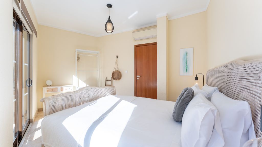 Wonderful 3 BDR Duplex W/ Terrace by LovelyStay
