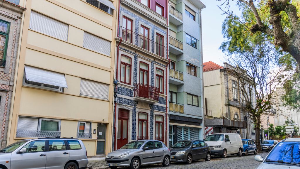 Old Town 1BR Duplex by LovelyStay