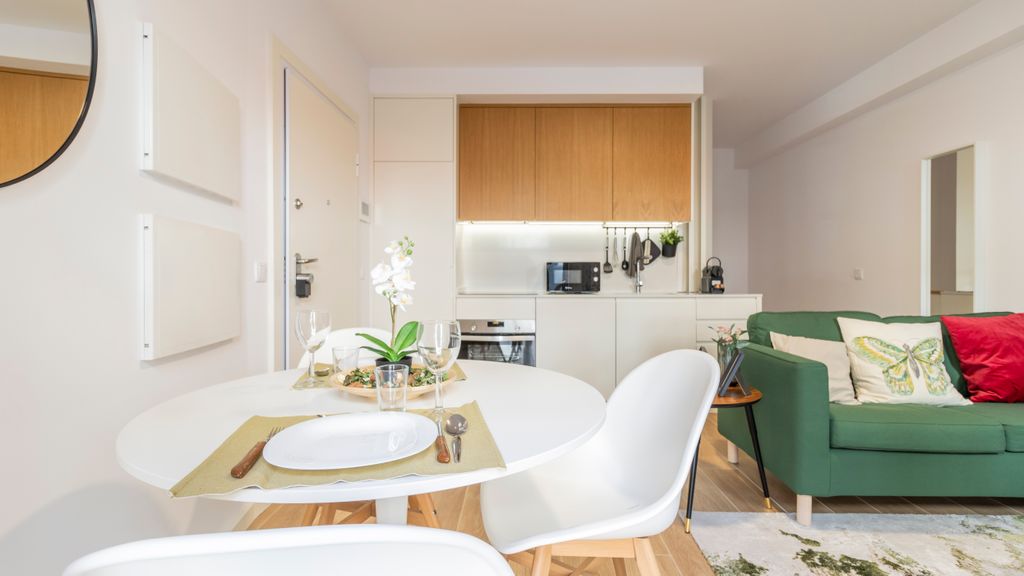 Old Town 1BR Duplex by LovelyStay