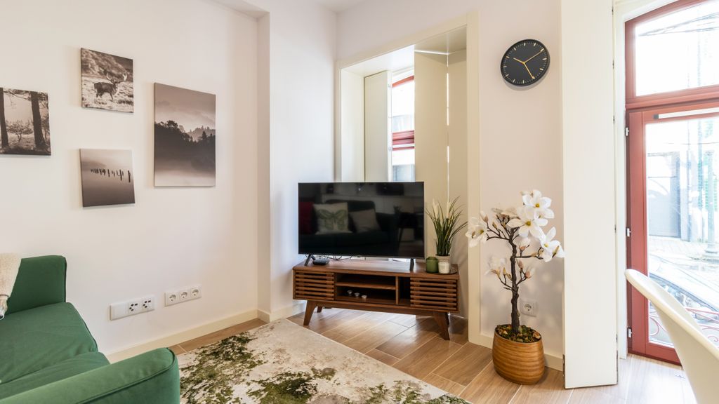 Old Town 1BR Duplex by LovelyStay
