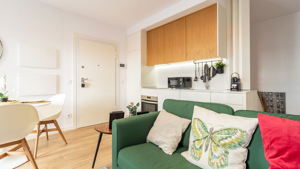 Old Town 1BR Duplex by LovelyStay