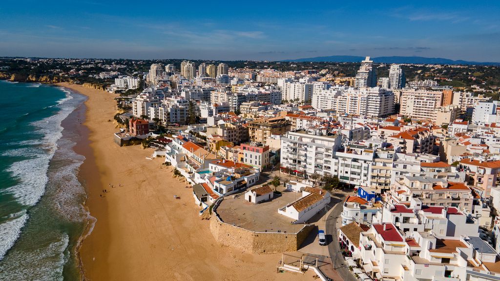 Beach View 2BR with Balcony by LovelyStay