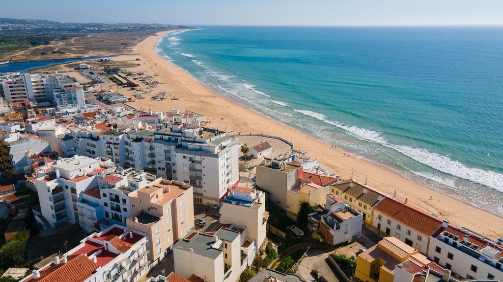 Beach View 2BR with Balcony by LovelyStay