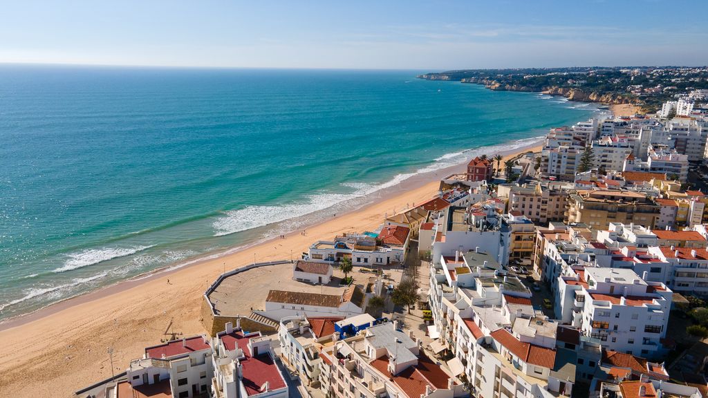 Beach View 2BR with Balcony by LovelyStay