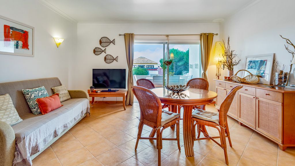 Golden Tavira 1BDR W/ Balcony & Pool by LovelyStay