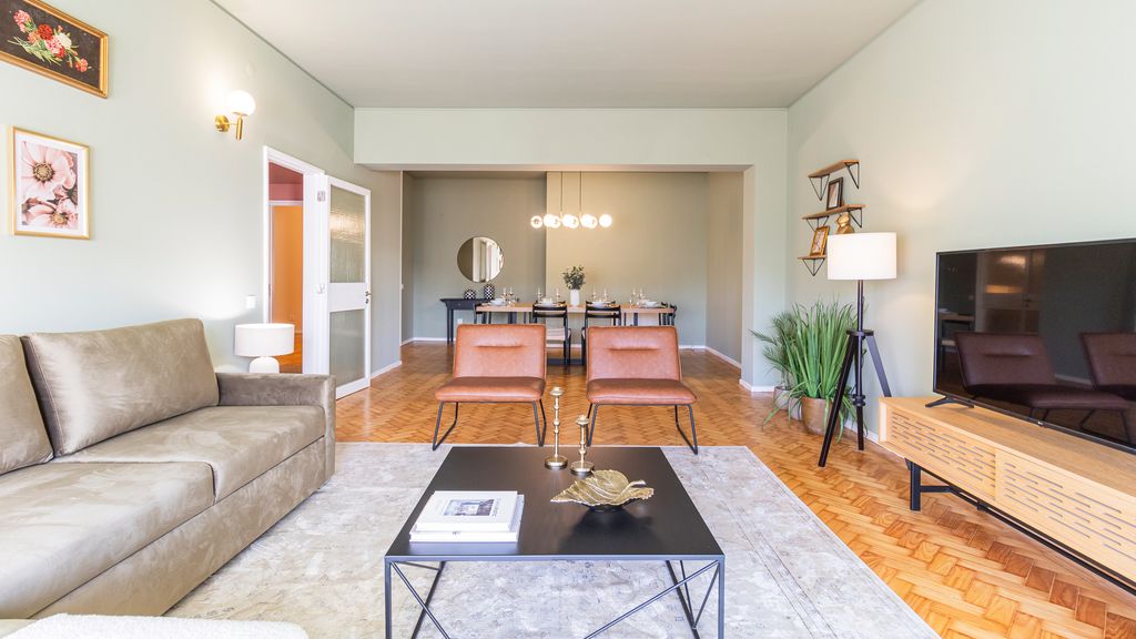 3BR Joyous Wonder by LovelyStay