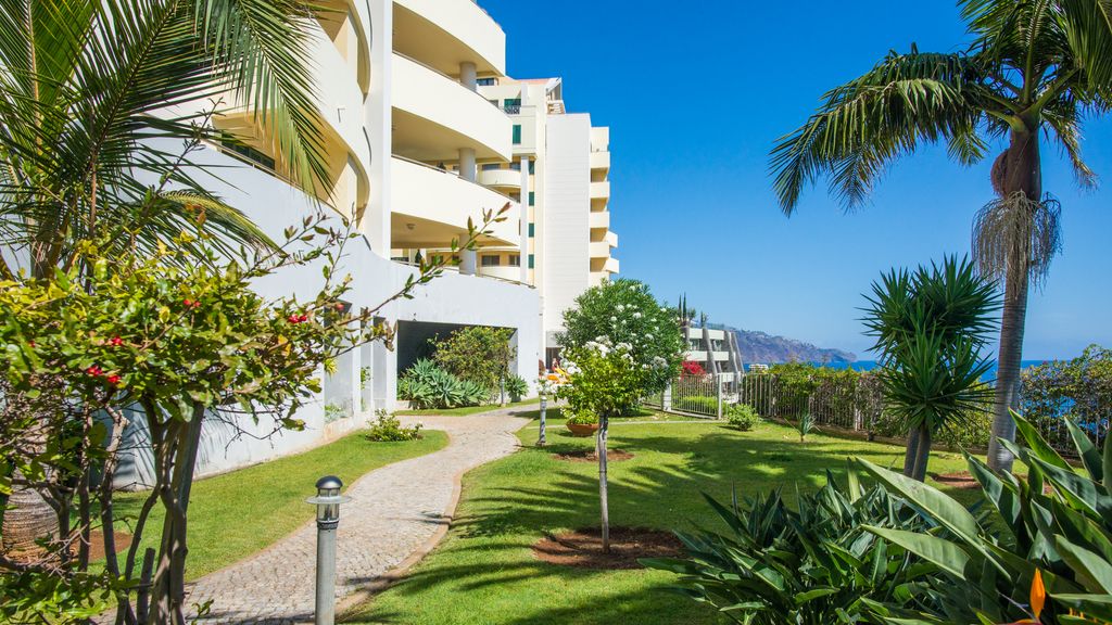 The Cliff Side Apartment by LovelyStay