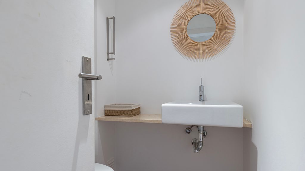 Classy 3BDR Property by LovelyStay