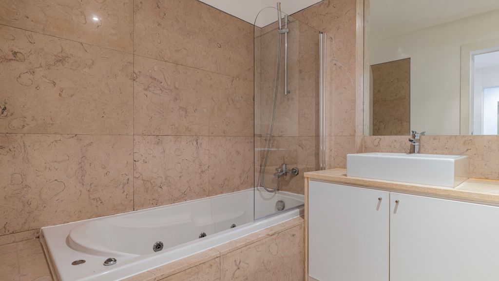 Classy 3BDR Property by LovelyStay
