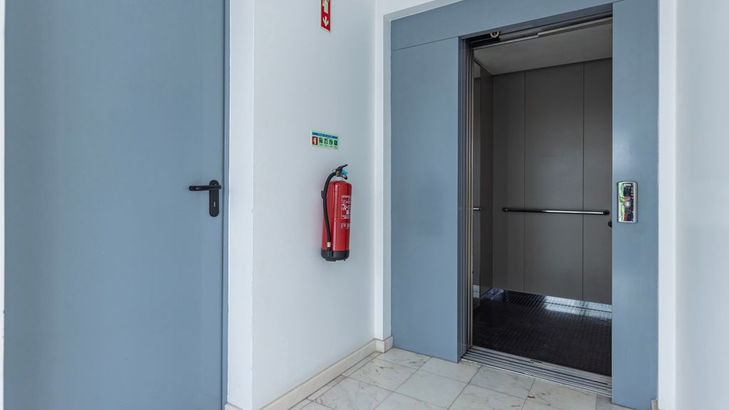 3 Bedroom Oeiras Wonder W/ Balcony by LovelyStay