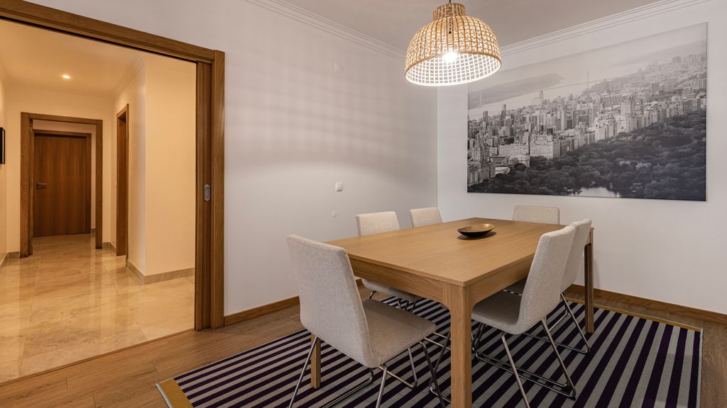 3 Bedroom Oeiras Wonder W/ Balcony by LovelyStay