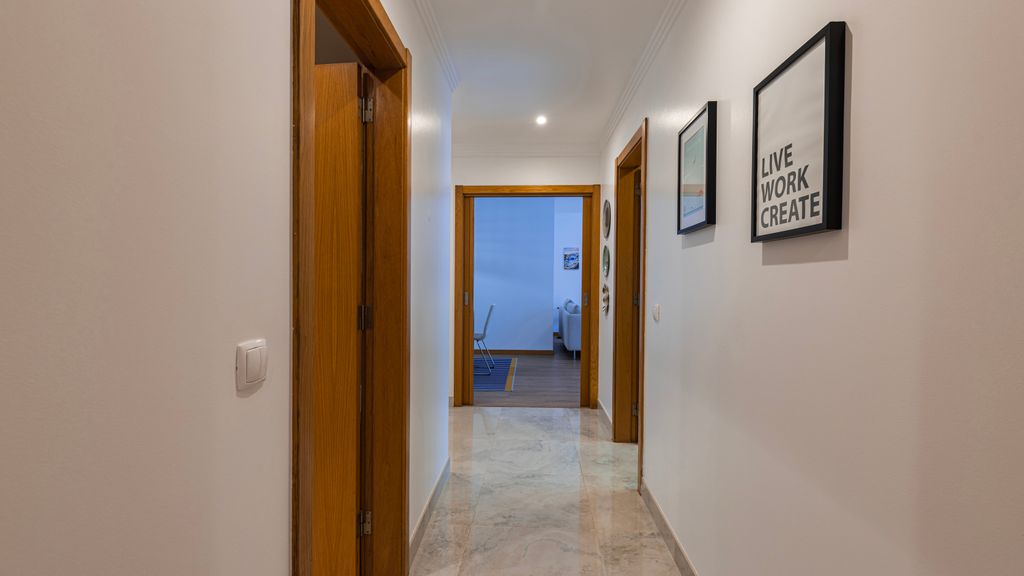 3 Bedroom Oeiras Wonder W/ Balcony by LovelyStay