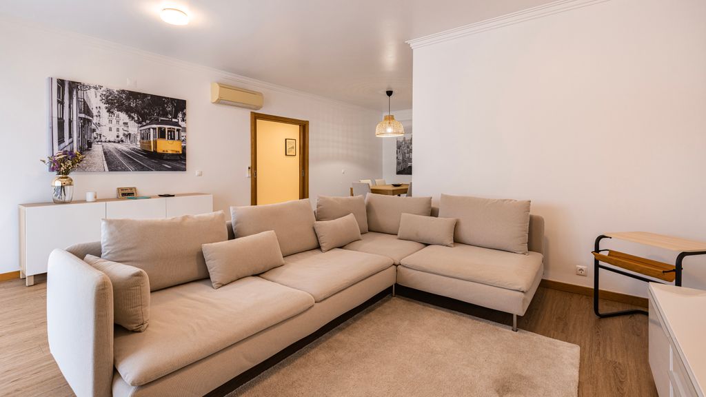 3 Bedroom Oeiras Wonder W/ Balcony by LovelyStay