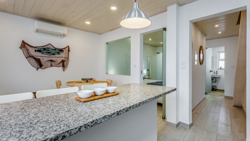 Glamorous 1 BDR Duplex Apartment by LovelyStay