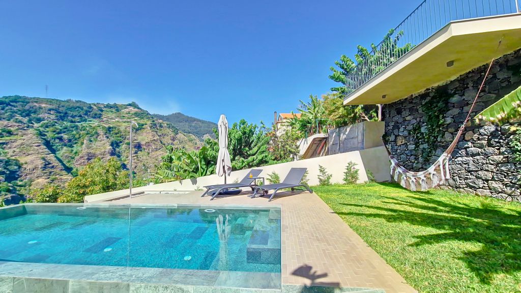 Serenity Valley Escape by LovelyStay
