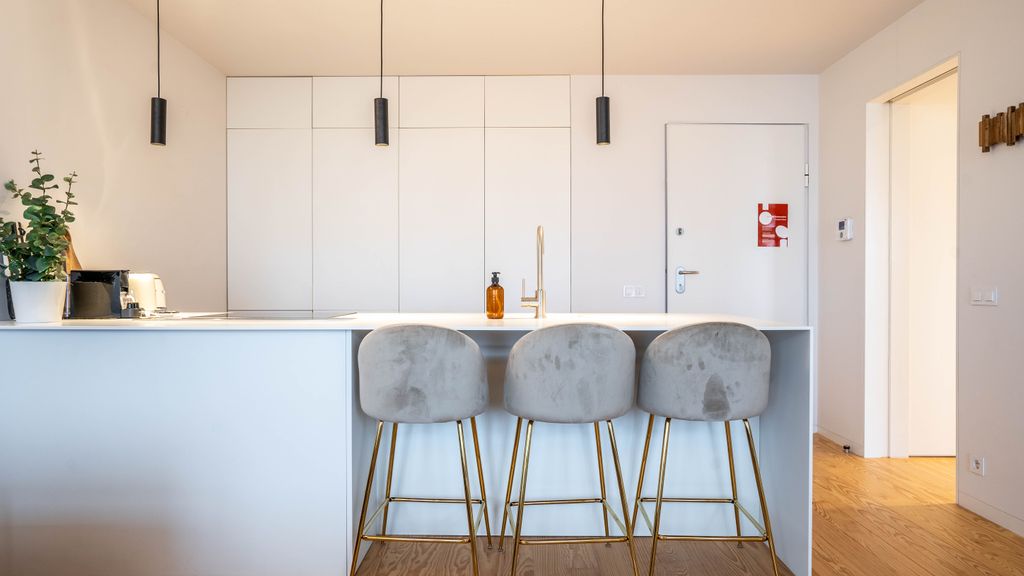 Penthouse w/ City Views | Almada 551