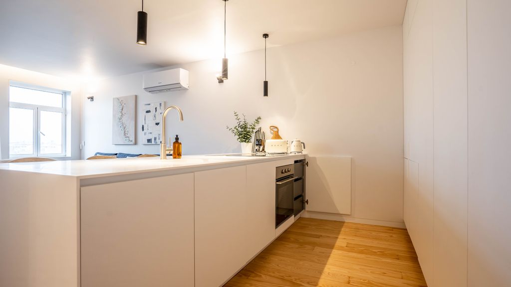 Penthouse w/ City Views | Almada 551