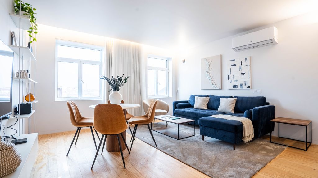 Penthouse w/ City Views | Almada 551