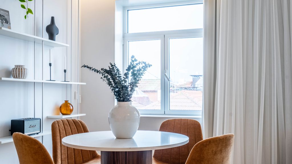 Penthouse w/ City Views | Almada 551