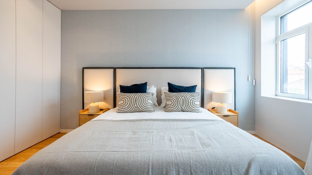 Penthouse w/ City Views | Almada 551