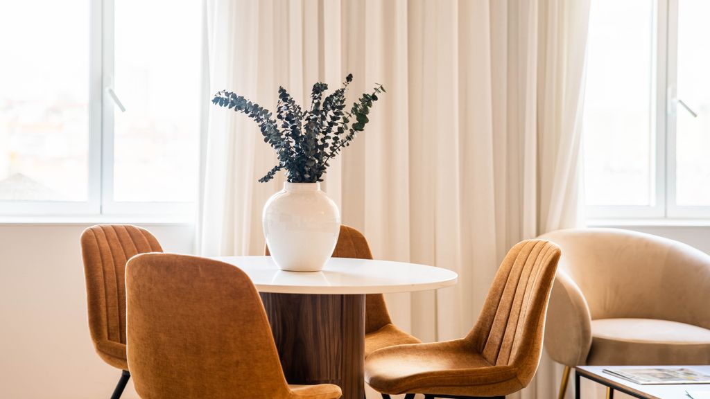 Penthouse w/ City Views | Almada 551