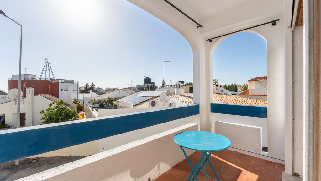 Comfy 2 BDR Apartment W/ Balcony by LovelyStay