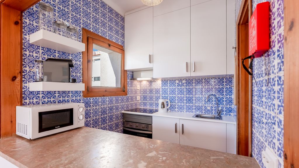 Comfy 2 BDR Apartment W/ Balcony by LovelyStay