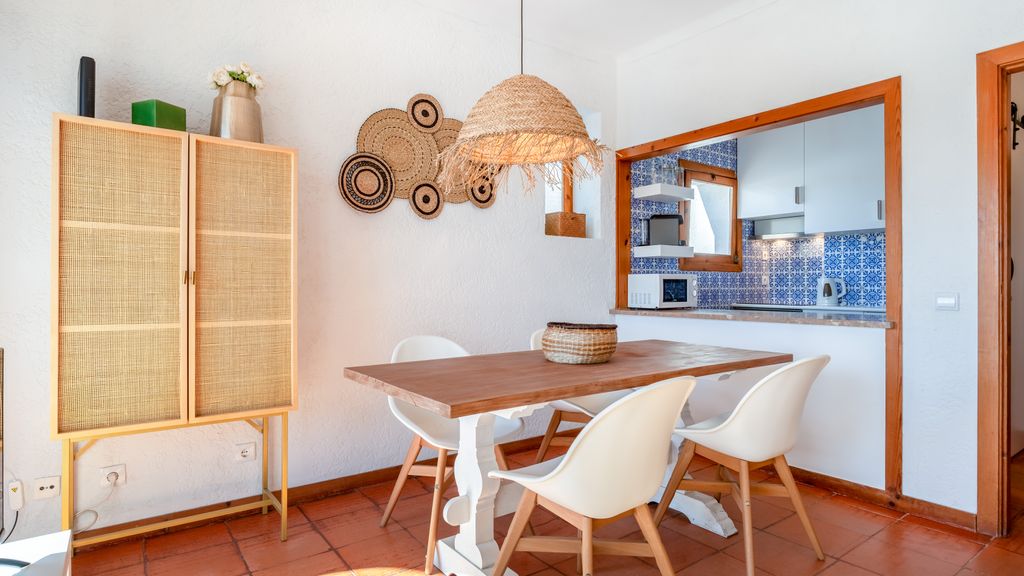 Comfy 2 BDR Apartment W/ Balcony by LovelyStay