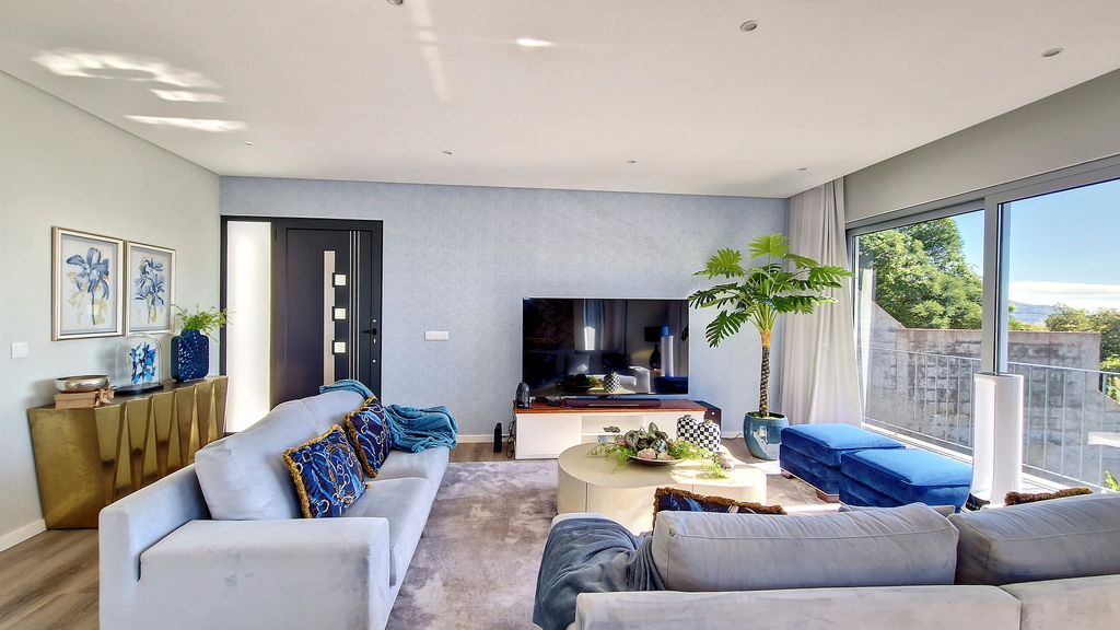 24, The Townhouse by Lovelystay