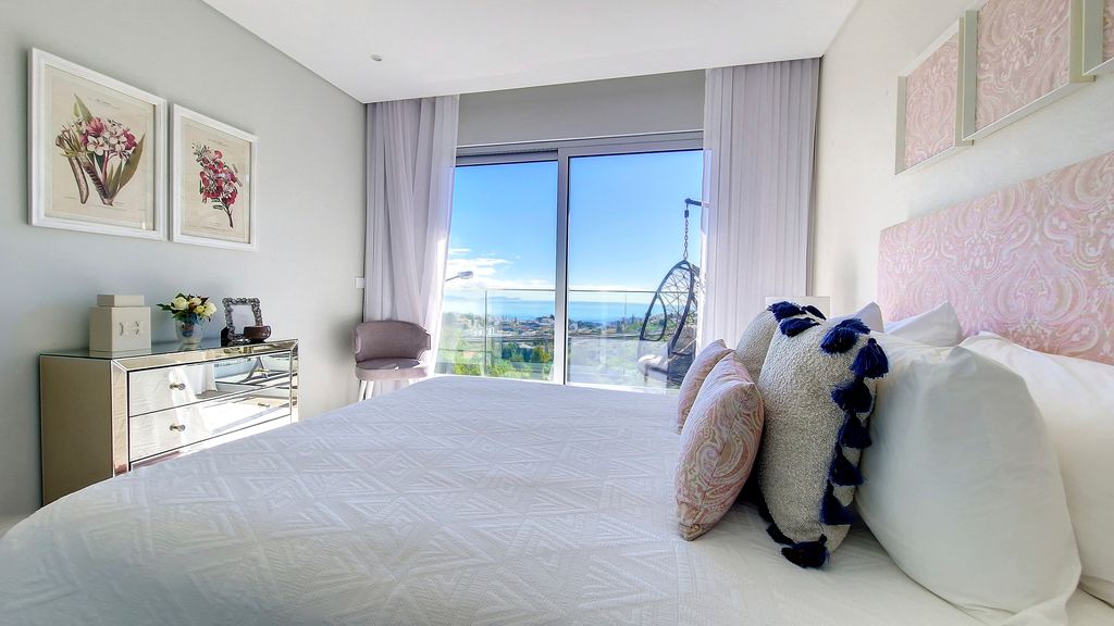 24, The Townhouse by Lovelystay