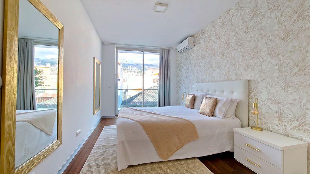 Upscale 3 by LovelyStay
