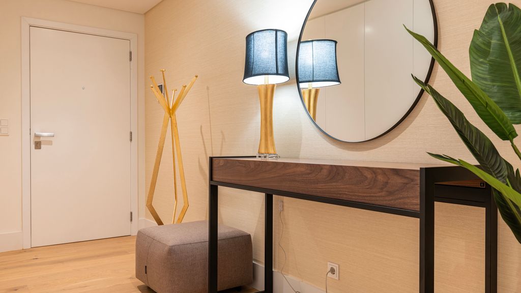 Deluxe 1 BDR Apartment W/ Pool by LovelyStay