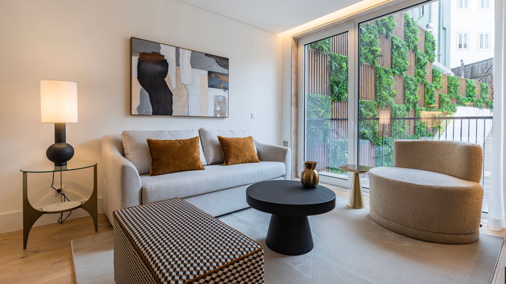 Deluxe 1 BDR Apartment W/ Pool by LovelyStay