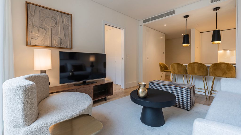 Deluxe 1 BDR Apartment W/ Pool by LovelyStay