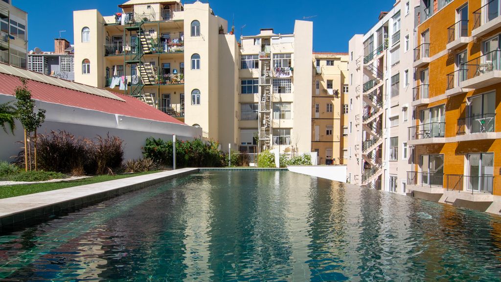 Deluxe 1 BDR Apartment W/ Pool by LovelyStay