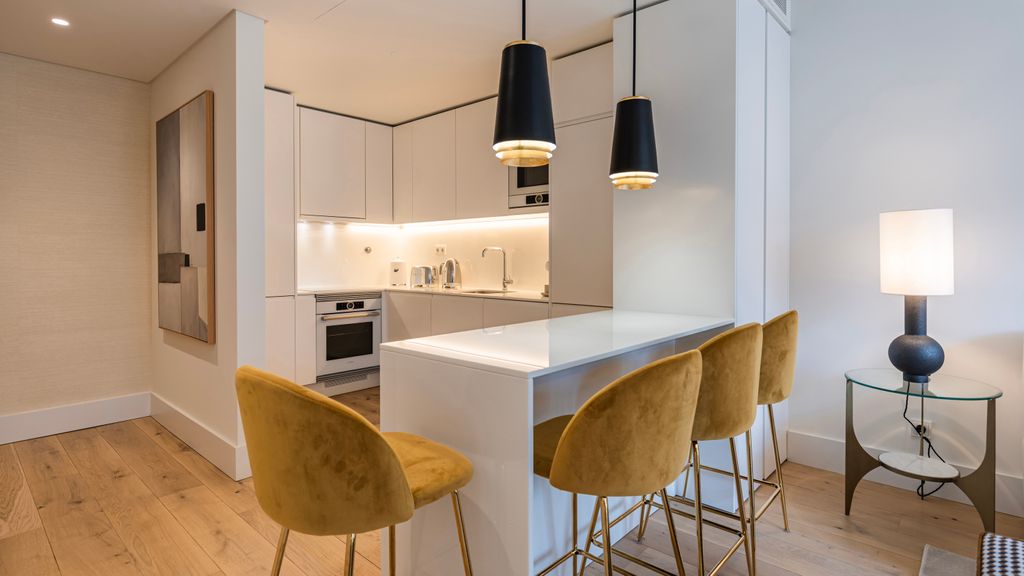 Deluxe 1 BDR Apartment W/ Pool by LovelyStay