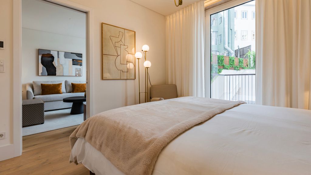 Deluxe 1 BDR Apartment W/ Pool by LovelyStay