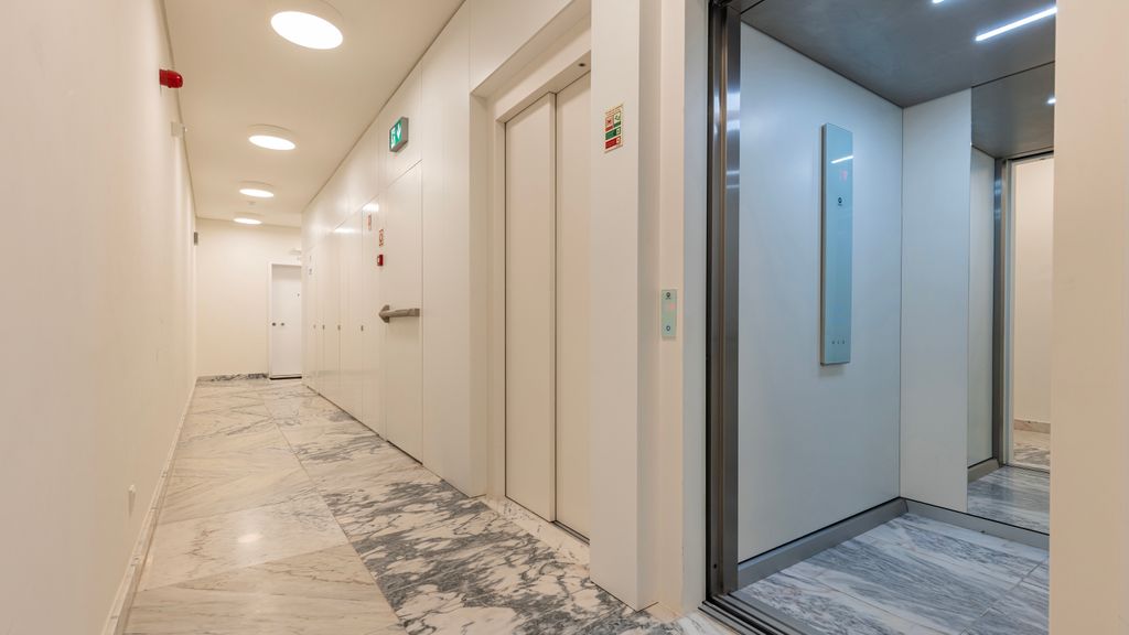 Deluxe 1 BDR Apartment W/ Pool by LovelyStay