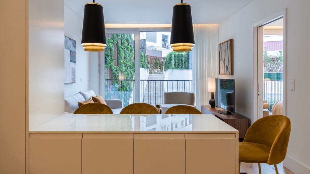 Deluxe 1 BDR Apartment W/ Pool by LovelyStay