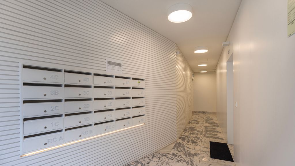 Deluxe 1 BDR Apartment W/ Pool by LovelyStay