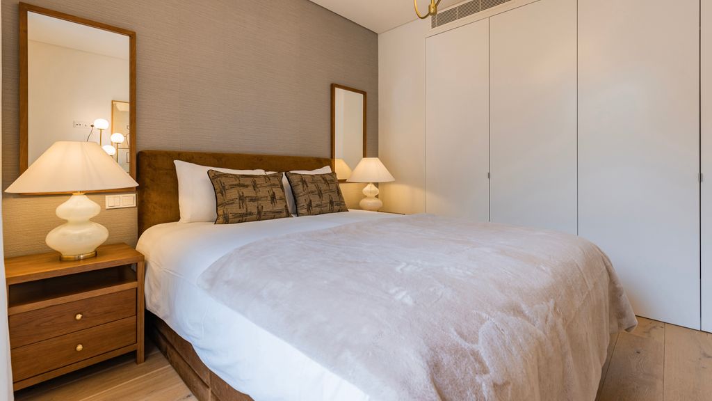Deluxe 1 BDR Apartment W/ Pool by LovelyStay