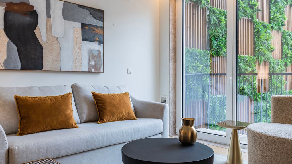 Deluxe 1 BDR Apartment W/ Pool by LovelyStay