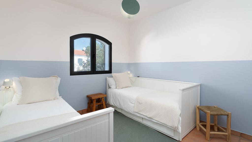 Vila Ramalhete W/ 3 BDR & Balcony by LovelyStay