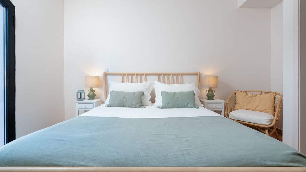 Vila Ramalhete W/ 3 BDR & Balcony by LovelyStay