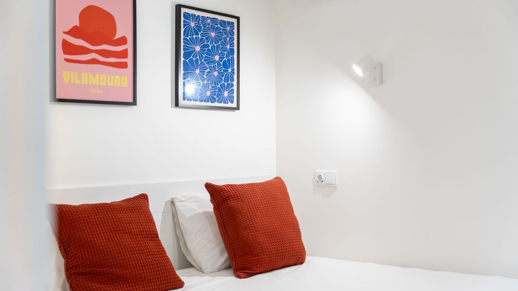 Tasteful 1 BDR Flat W/Balcony & Pool by LovelyStay