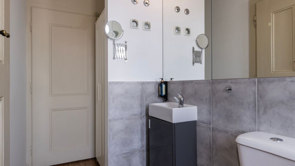 The Indy House | Room 404 by LovelyStay