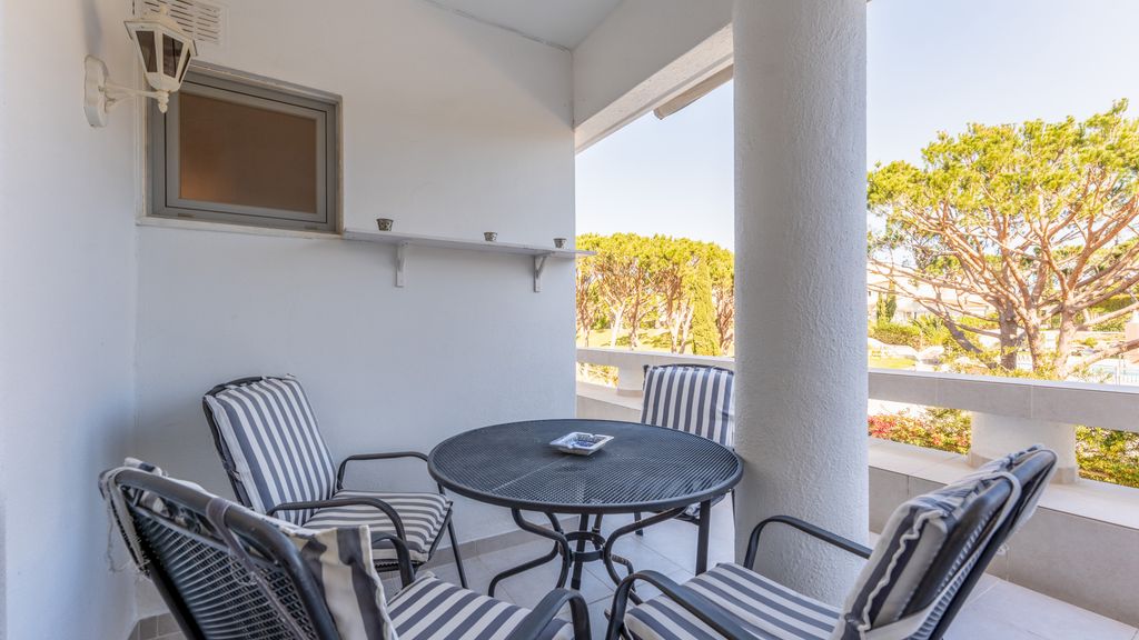 Bright & Spacious 2BR W/Balcony in Vale do Lobo by LovelyStay