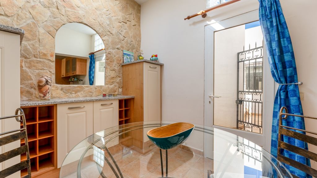 Bright & Spacious 2BR W/Balcony in Vale do Lobo by LovelyStay